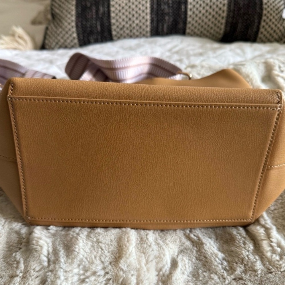 Classic Tan Shoulder Bag - Women Bags Shoulder Bag - Picture 5 of 11